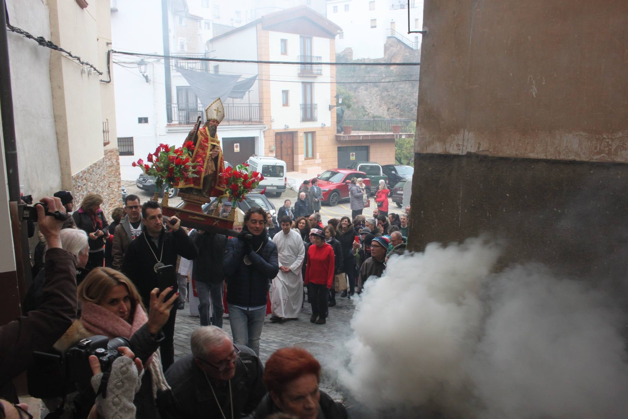 Impresionante, como cada año, la Procesión del Humo de Arnedillo. 