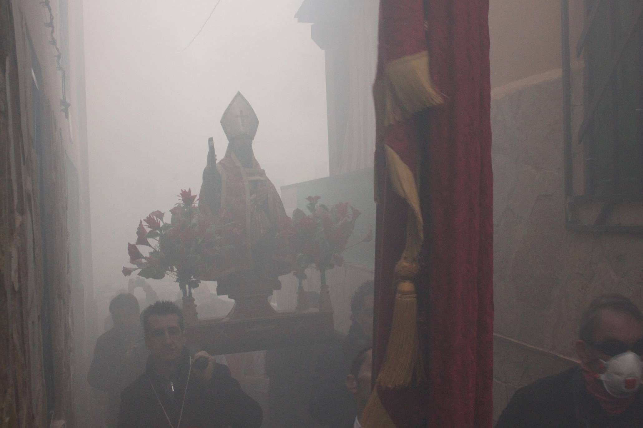 Impresionante, como cada año, la Procesión del Humo de Arnedillo. 