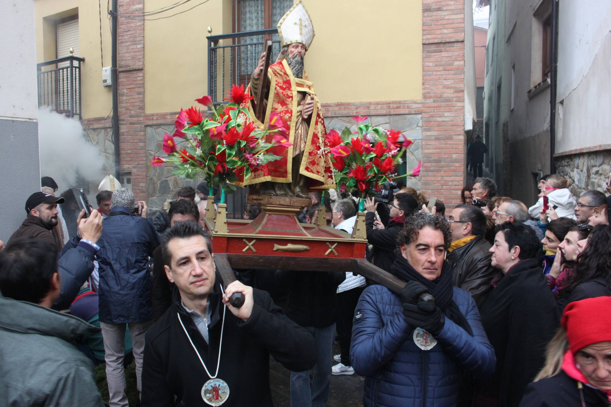 Impresionante, como cada año, la Procesión del Humo de Arnedillo. 