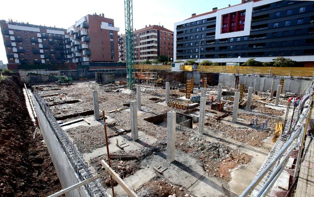 Aspecto que ofrece la promoción que se está construyendo en Logroño en Poeta Prudencio, entre Bécquer y Fernán Caballero