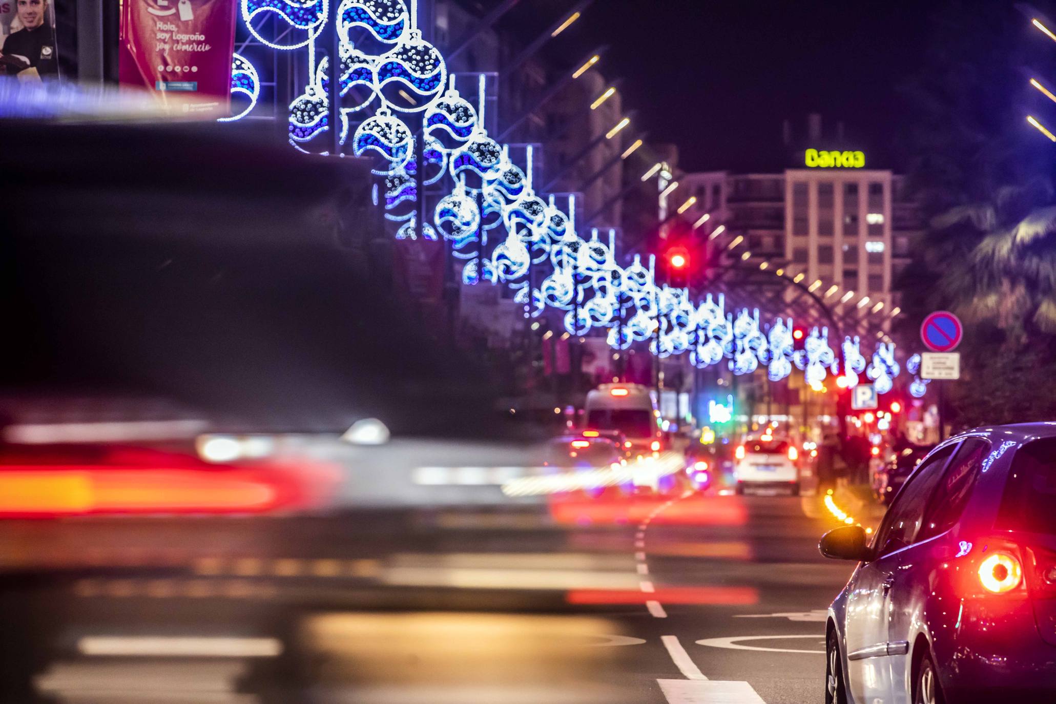 Las luces de Navidad iluminan Logroño