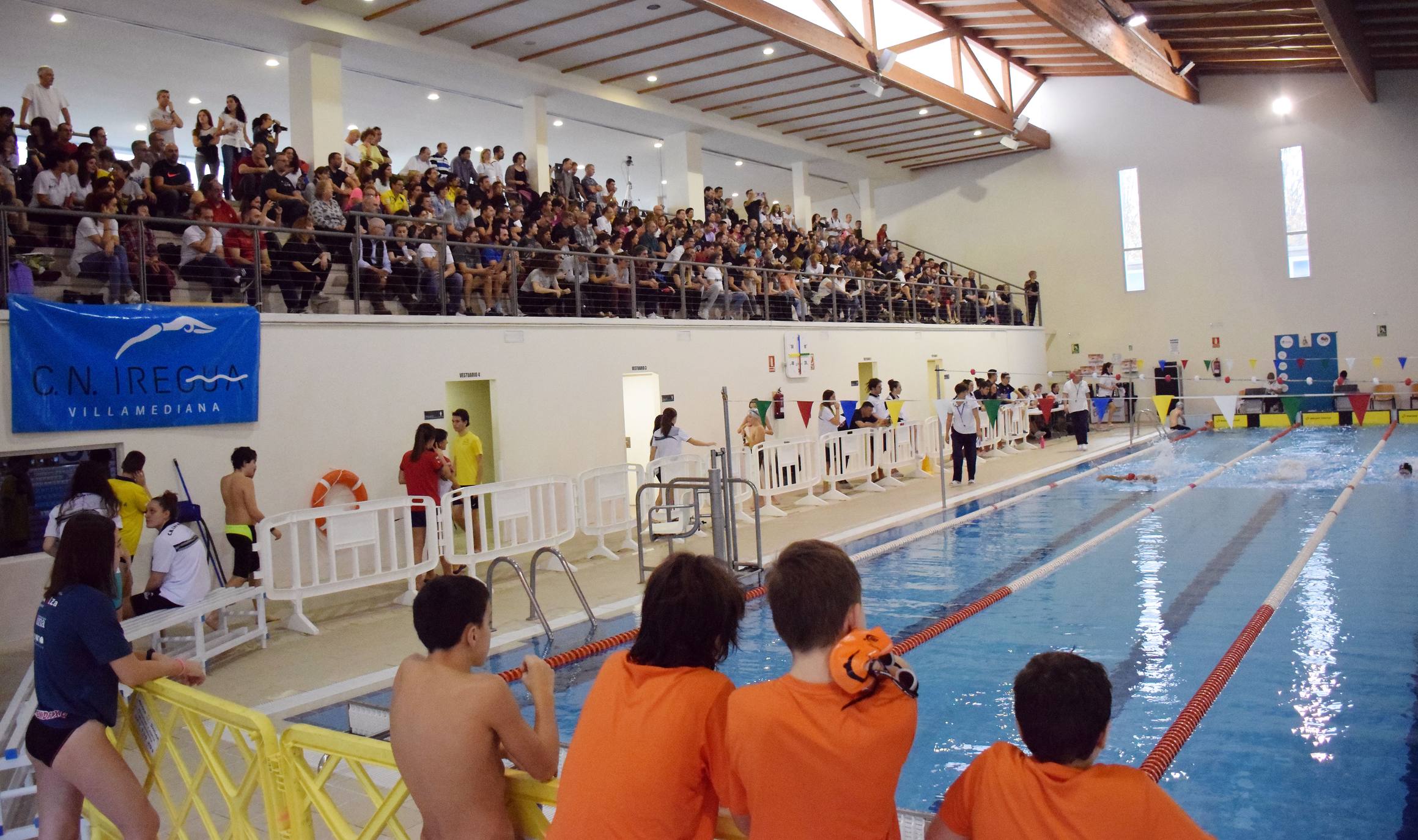 La piscina del Javier Adarraga ha sido escenario de la cita. 