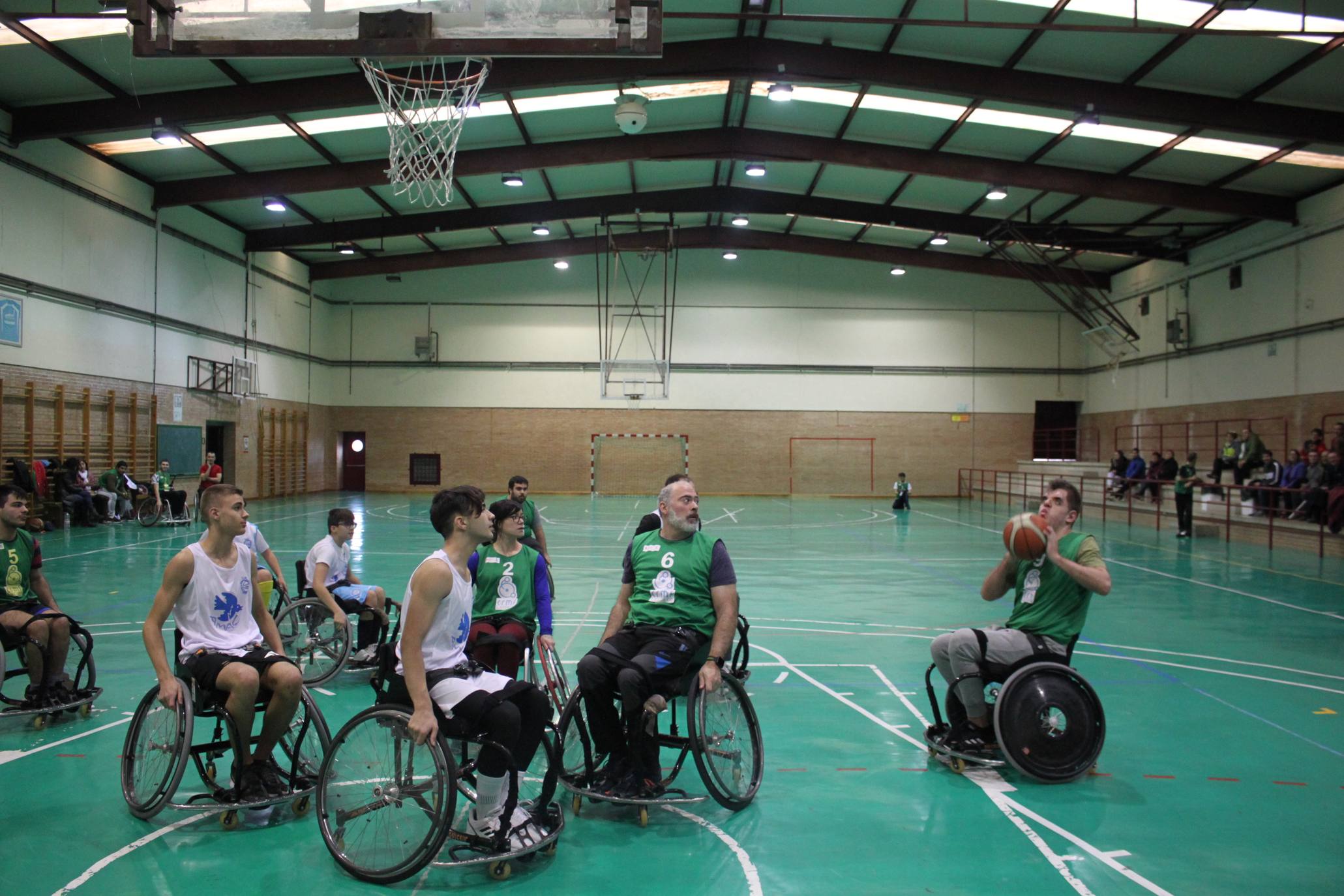 Fotos: Baloncesto en silla de ruedas en la Semana de la Discapacidad de Arnedo