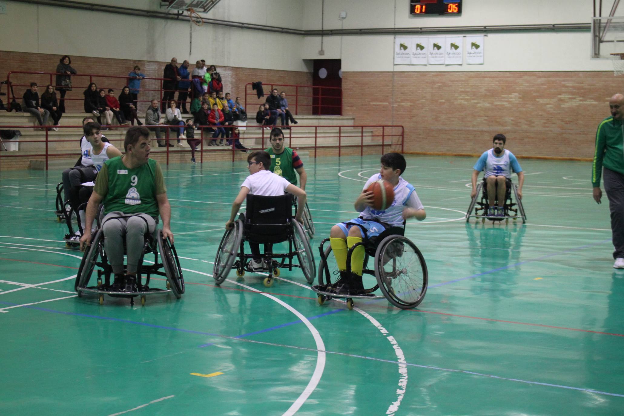 Fotos: Baloncesto en silla de ruedas en la Semana de la Discapacidad de Arnedo
