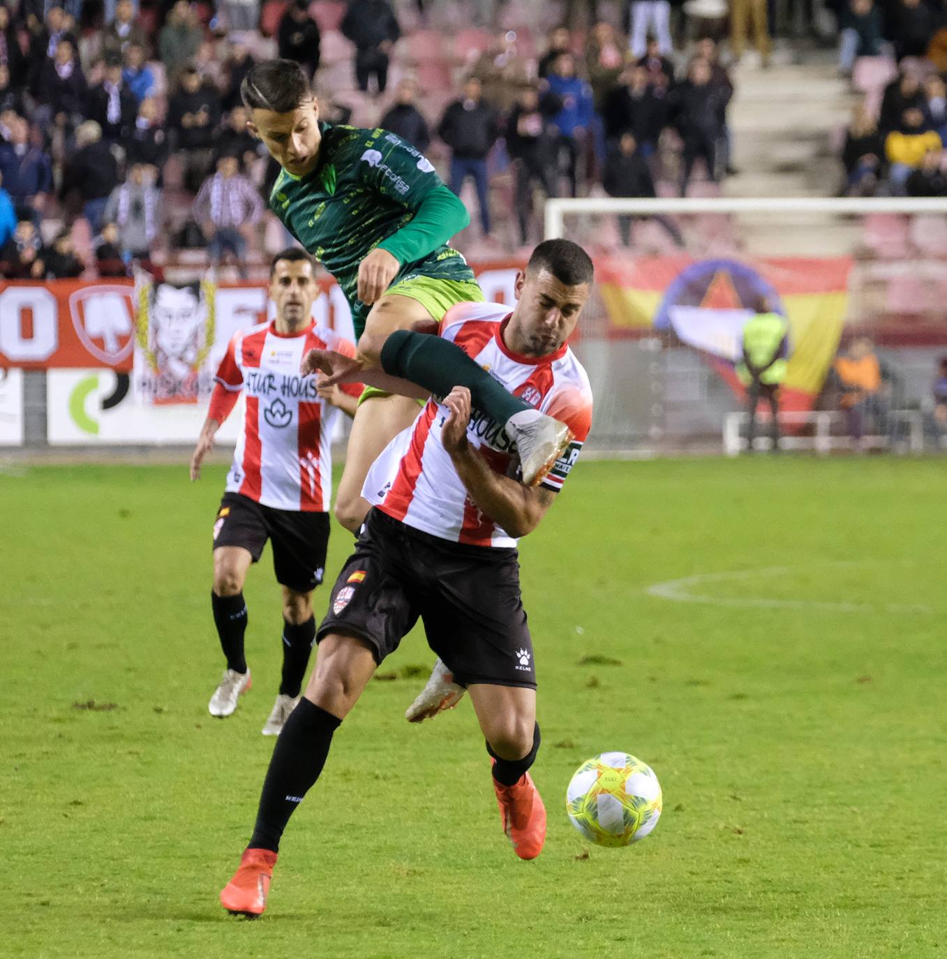 Los blanquirrojos se han impuesto en Las Gaunas con los goles de Olaetxea y Javi Álamo. 