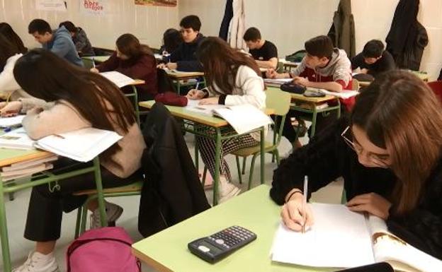 Setecientas familias se quedan sin el cheque del Bachillerato en La Rioja