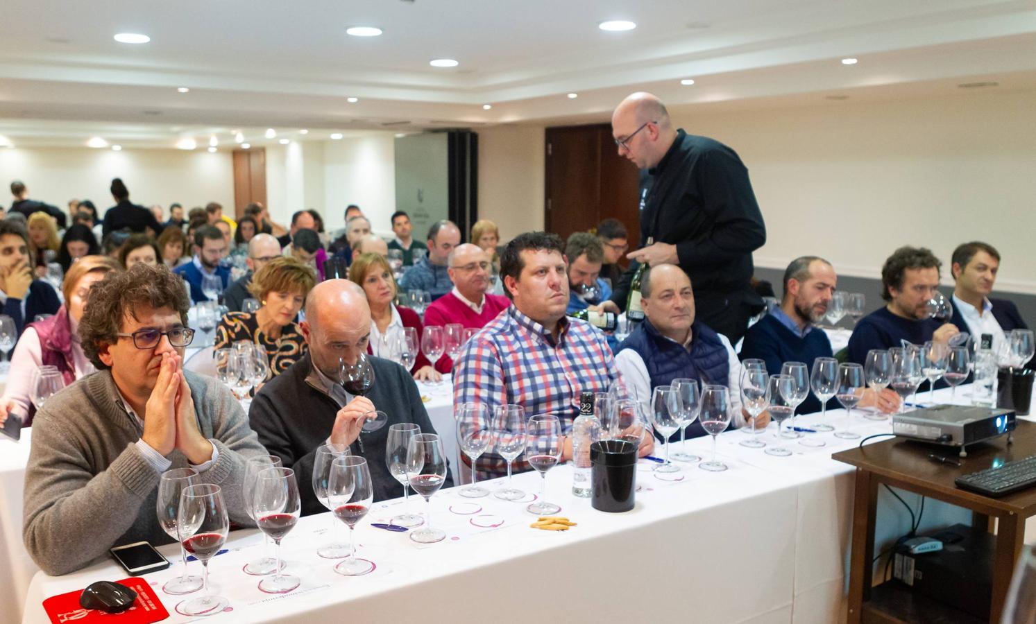 Roberto de Carlos, enólogo de Carlos Serres, presentó anoche la nueva gama Onomástica de esta centenaria bodega jarrera en el Club de Catas.