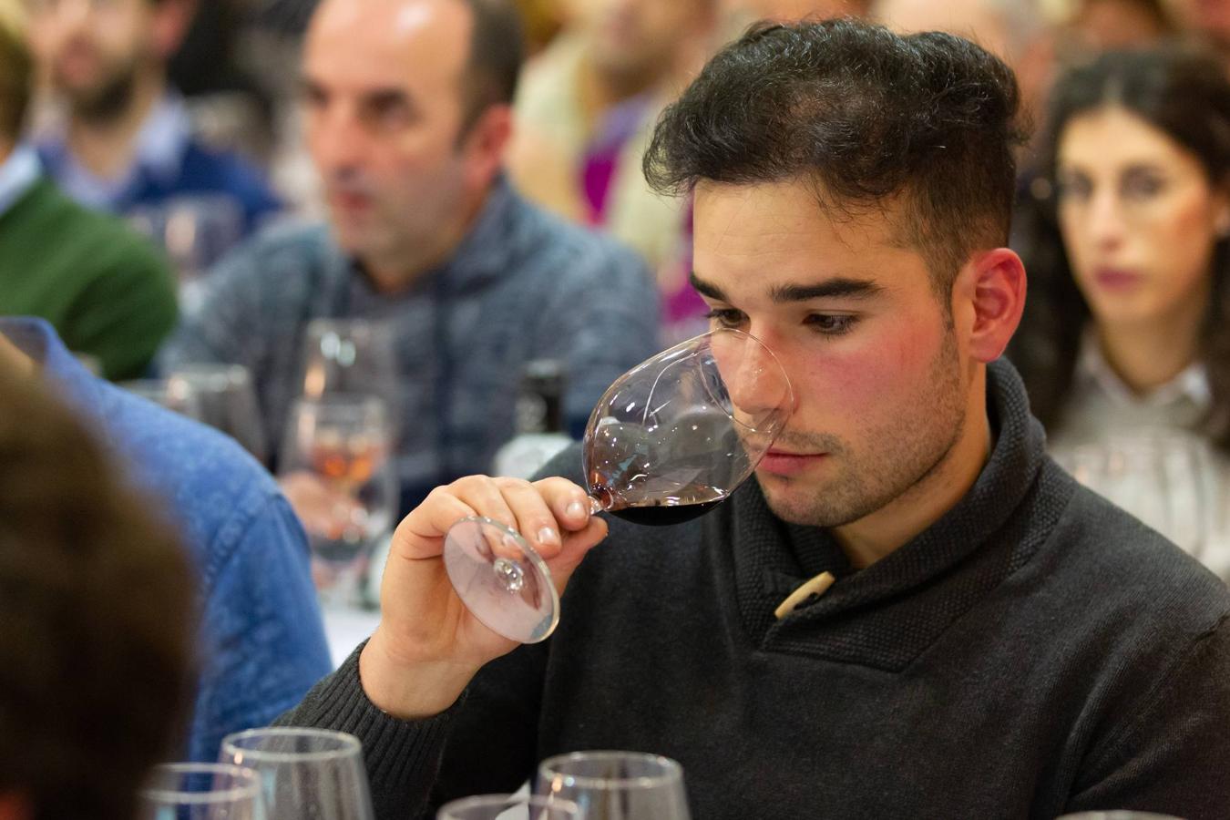 Roberto de Carlos, enólogo de Carlos Serres, presentó anoche la nueva gama Onomástica de esta centenaria bodega jarrera en el Club de Catas.