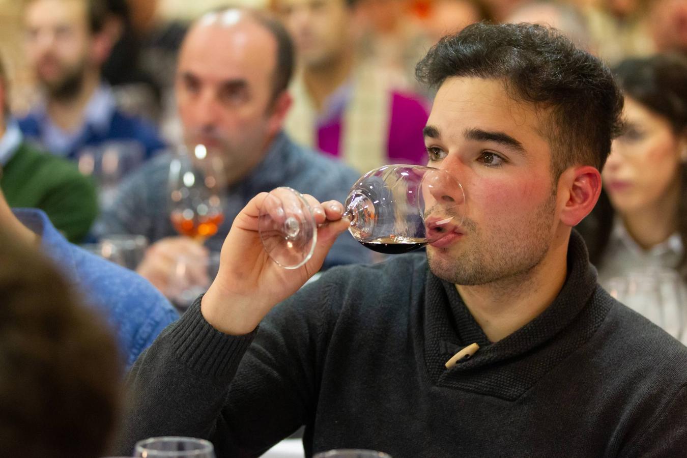 Roberto de Carlos, enólogo de Carlos Serres, presentó anoche la nueva gama Onomástica de esta centenaria bodega jarrera en el Club de Catas.