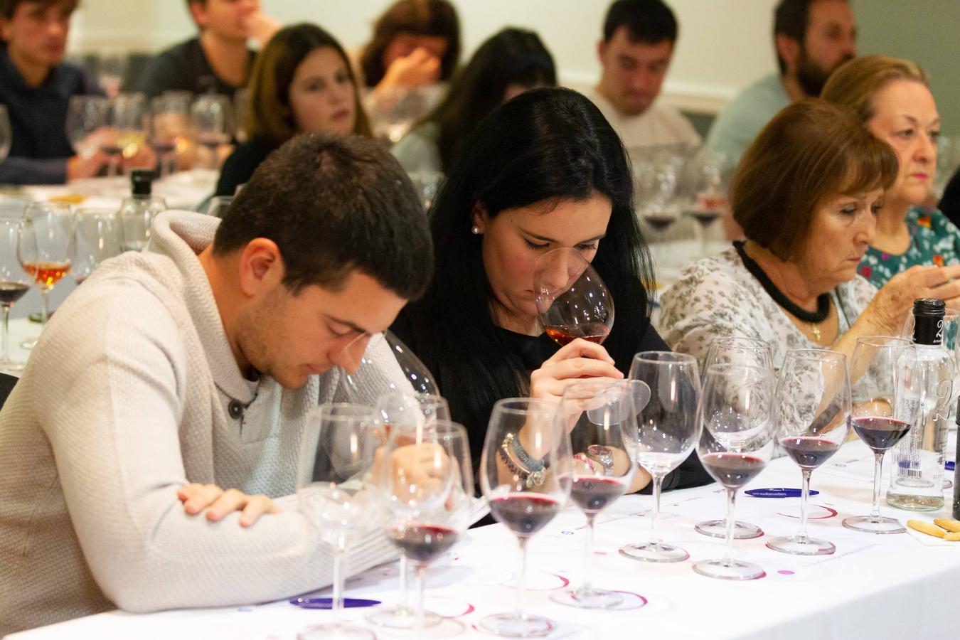 Roberto de Carlos, enólogo de Carlos Serres, presentó anoche la nueva gama Onomástica de esta centenaria bodega jarrera en el Club de Catas.