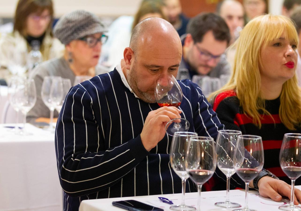 Roberto de Carlos, enólogo de Carlos Serres, presentó anoche la nueva gama Onomástica de esta centenaria bodega jarrera en el Club de Catas.