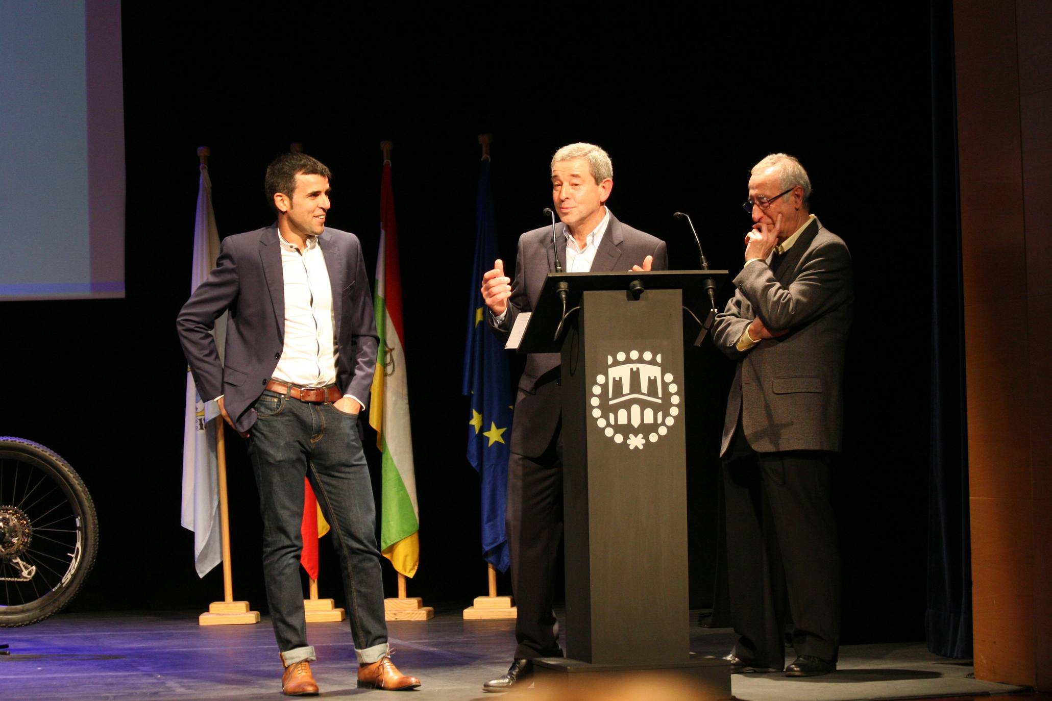 La cita se ha celebrado este sábado en el teatro Cervantes. 