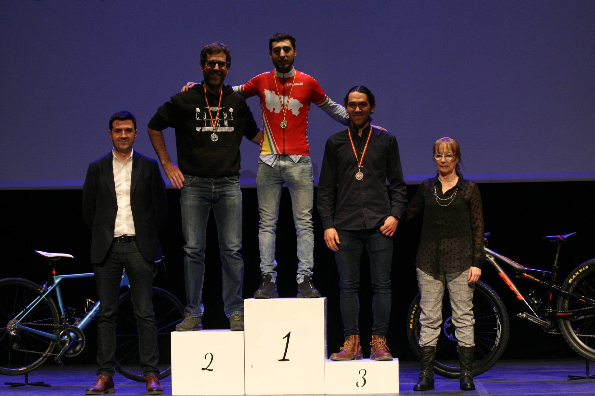 La cita se ha celebrado este sábado en el teatro Cervantes. 