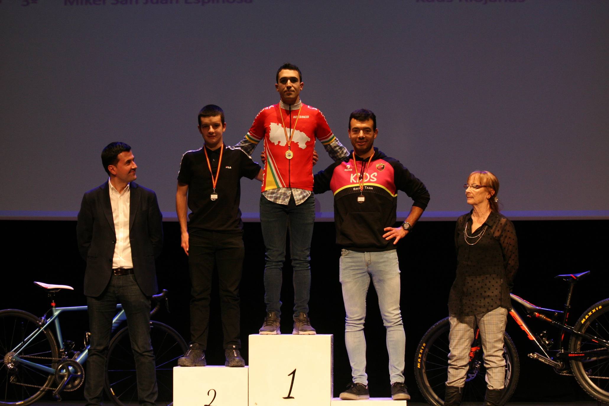 La cita se ha celebrado este sábado en el teatro Cervantes. 