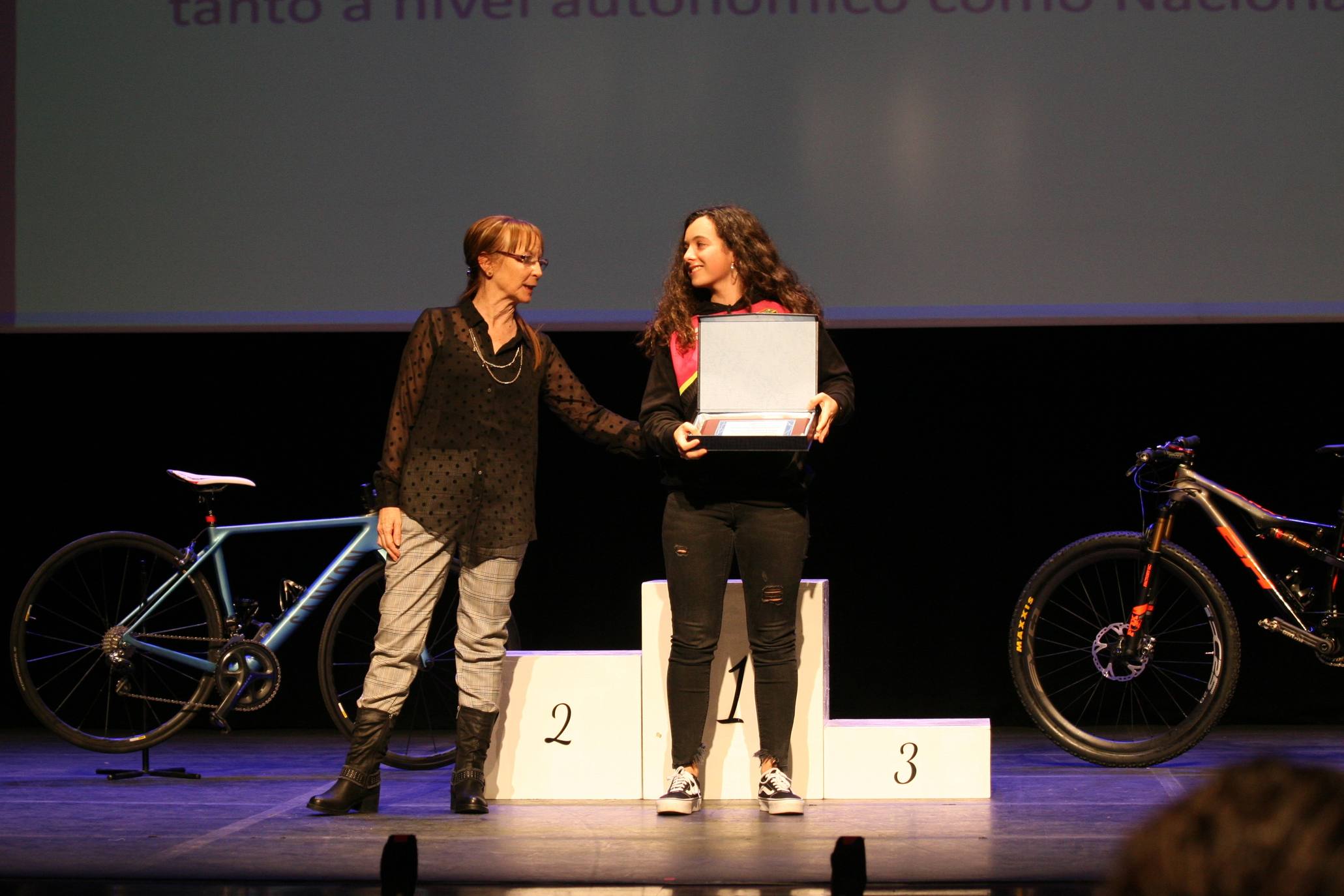 La cita se ha celebrado este sábado en el teatro Cervantes. 