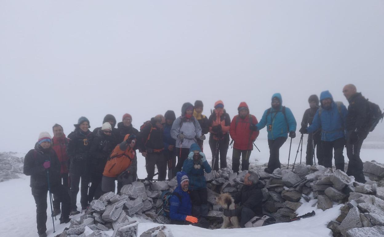 El club Sampol coloca el Belén en el techo de La Rioja, el San Lorenzo