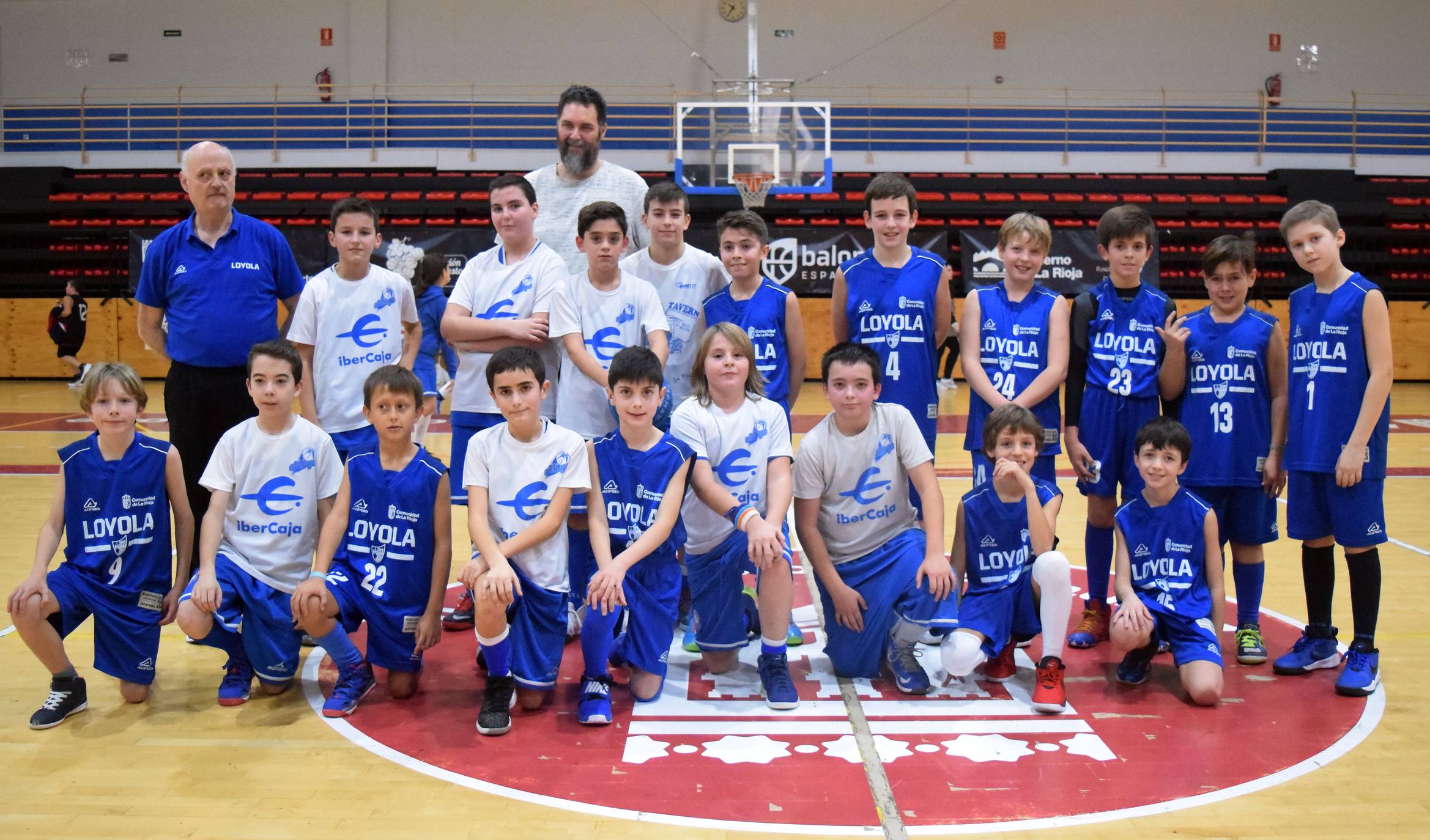 Este viernes les ha llegado el turno a los jugadores de minibasket en Lobete