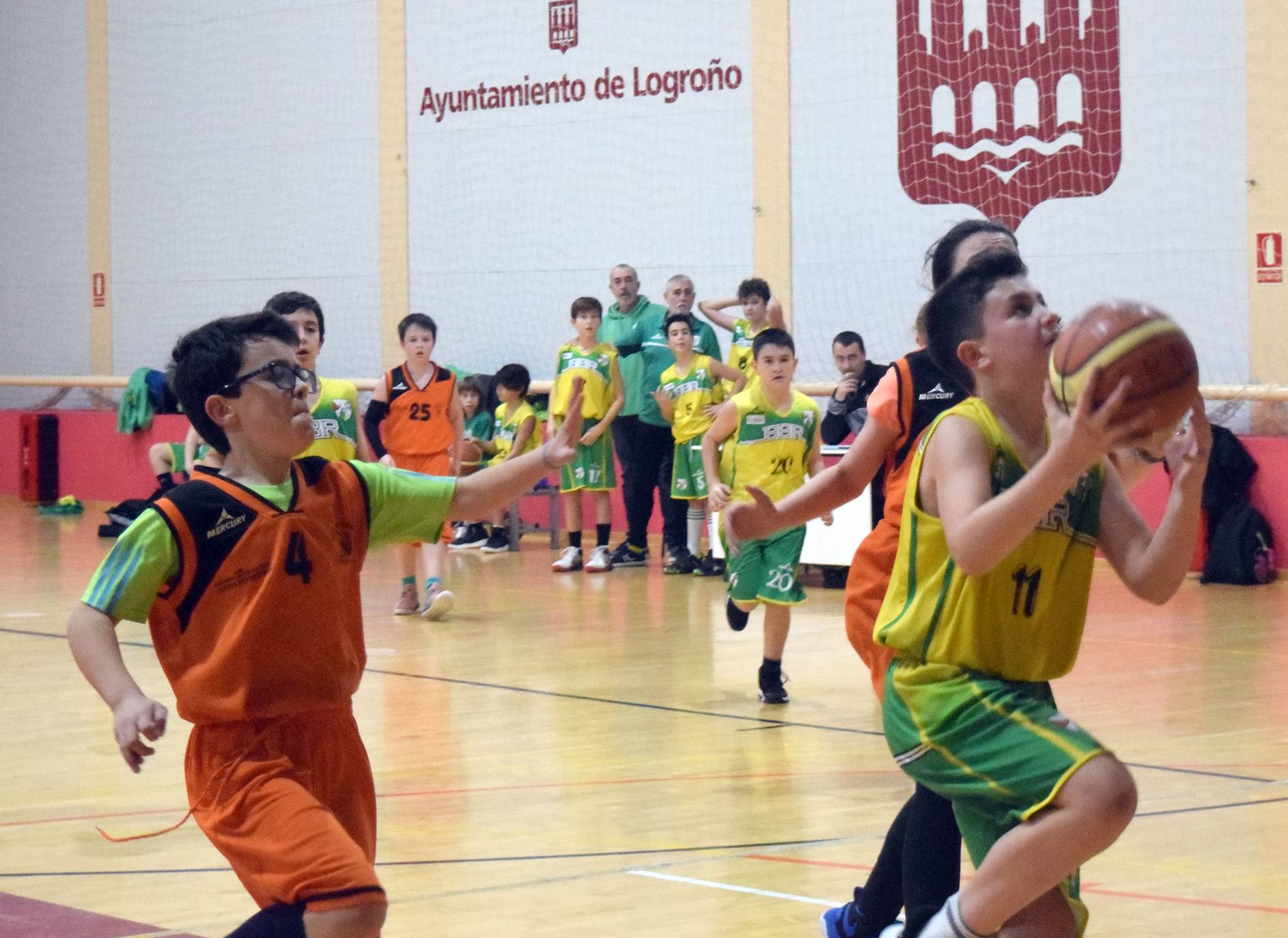 Este viernes les ha llegado el turno a los jugadores de minibasket en Lobete