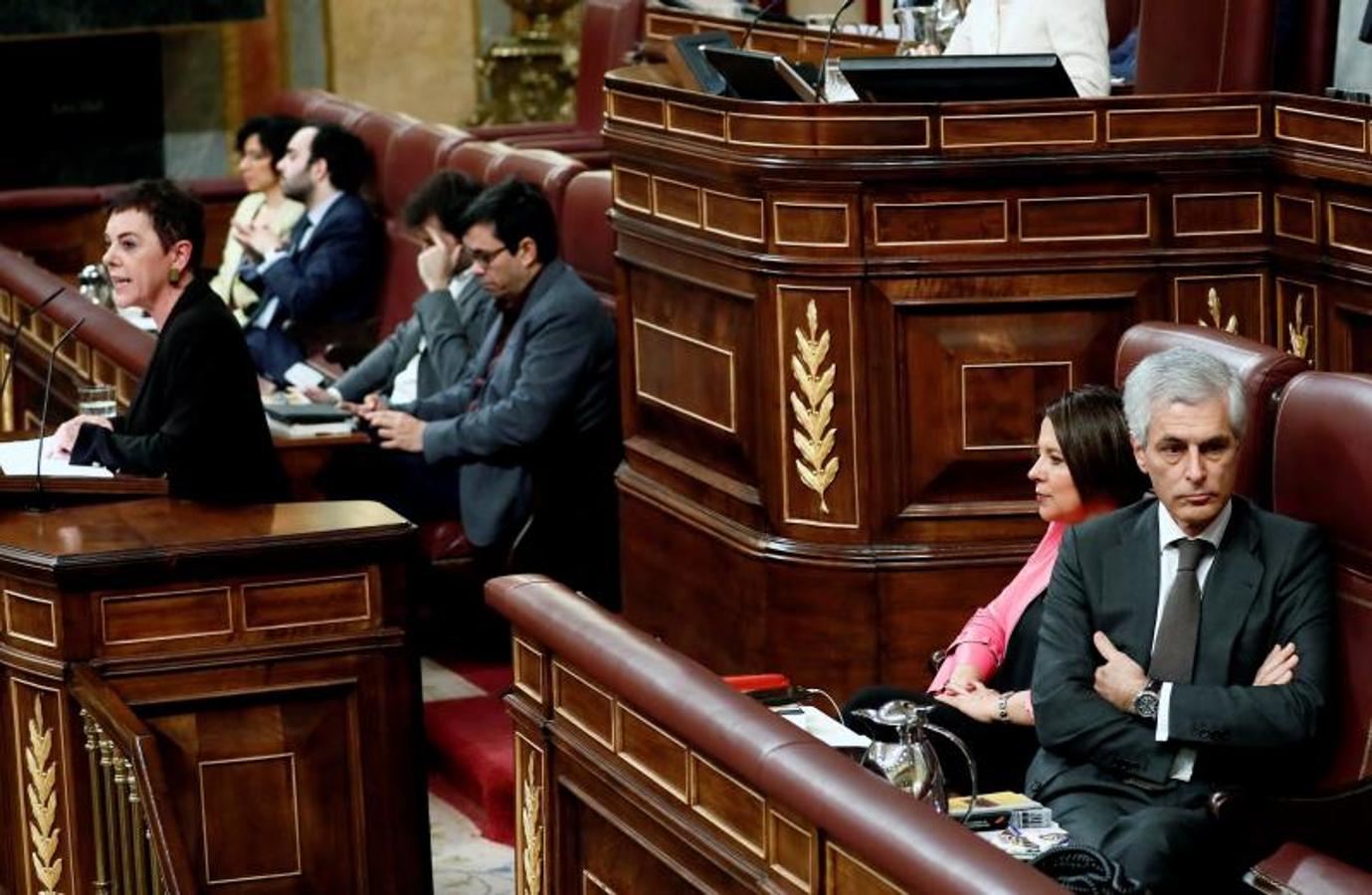 Adolfo Suárez Illana (PP) da la espalda a la portavoz de EH Bildu durante su intervención