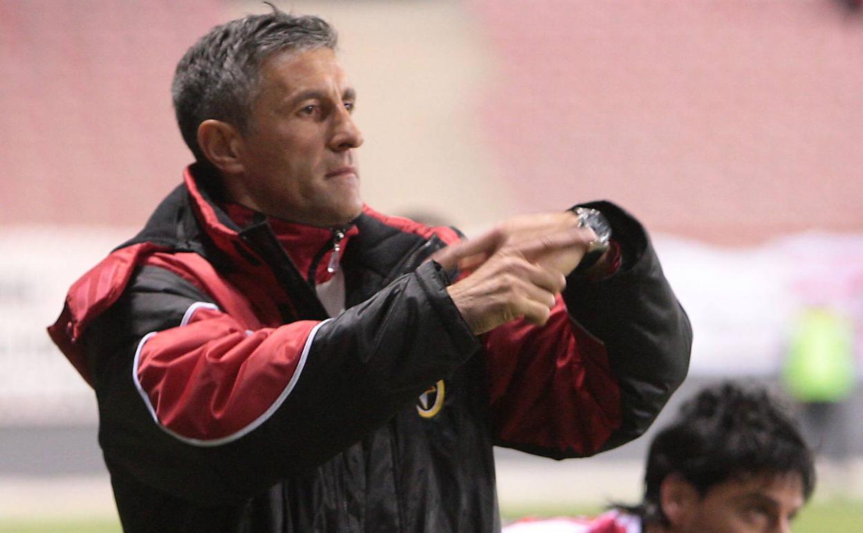 Quique Setién, en su época como entrenador del Logroñés