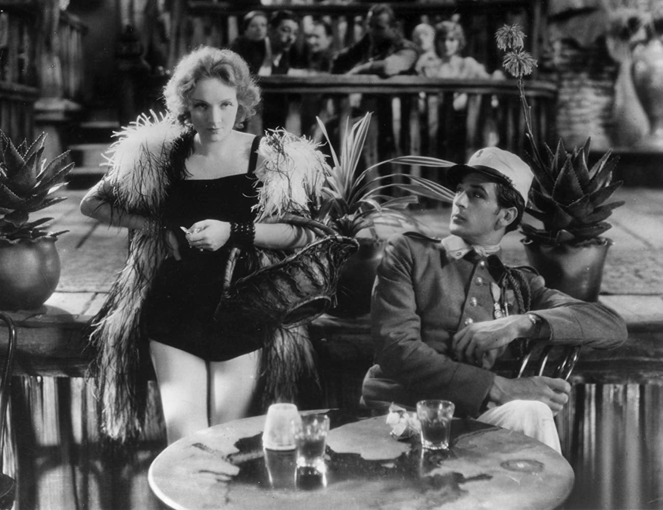 Marlene Dietrich y Gary Cooper, en 'Marruecos'.