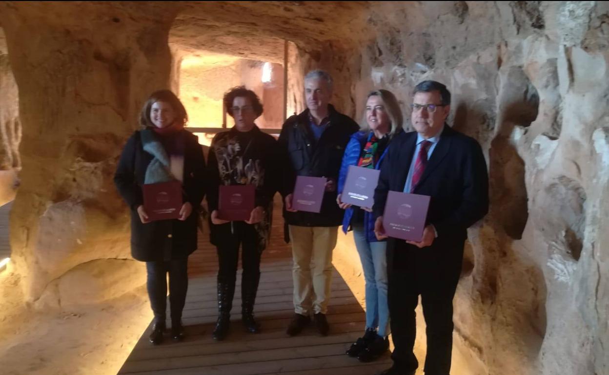 El libro 'Paisajes de La Rioja' promociona y pondera la belleza del entorno rural