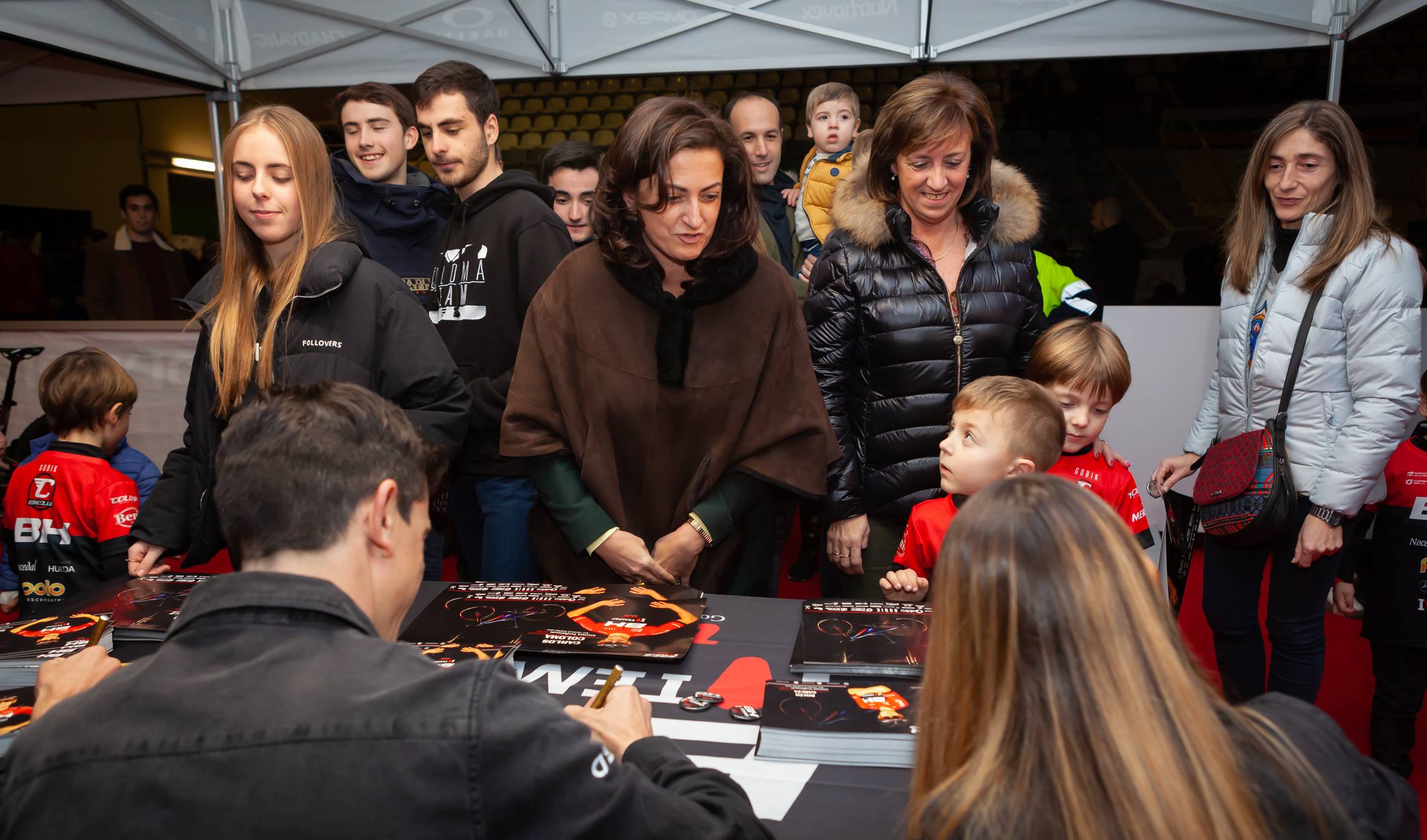 Presentación del equipo BH Templo Cafés UCC de bicicleta de montaña