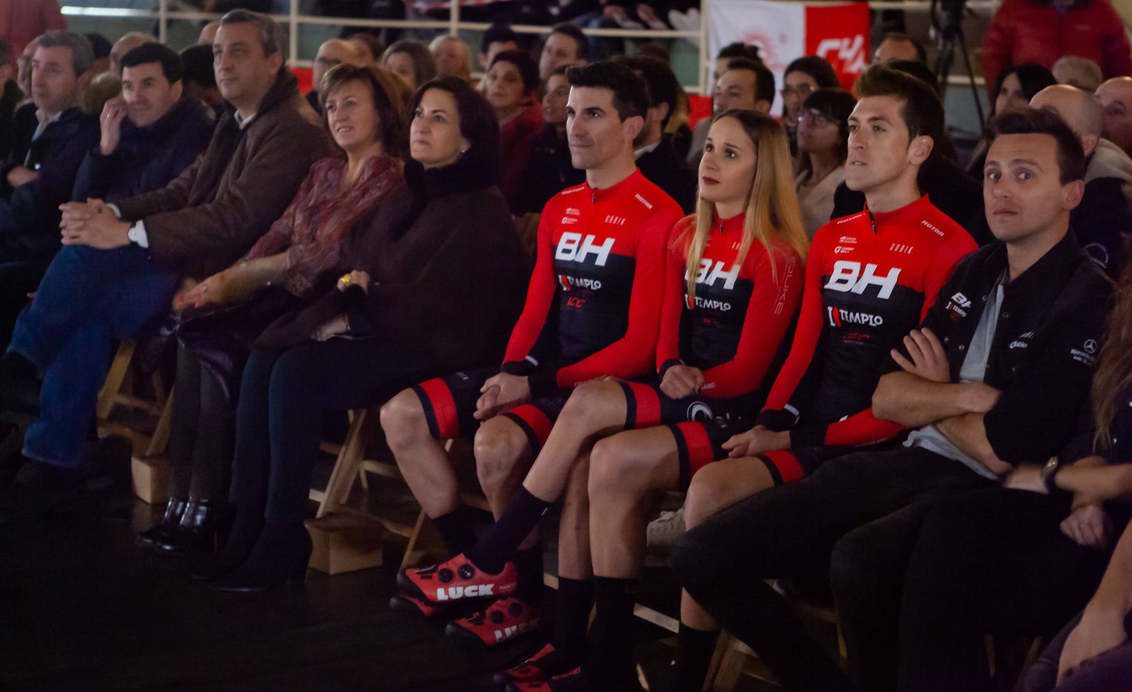 Presentación del equipo BH Templo Cafés UCC de bicicleta de montaña