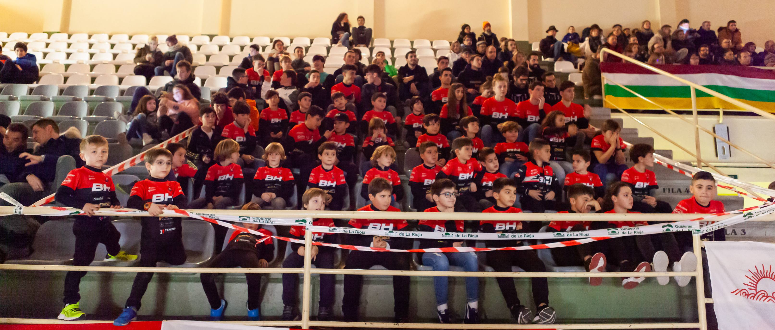 Presentación del equipo BH Templo Cafés UCC de bicicleta de montaña
