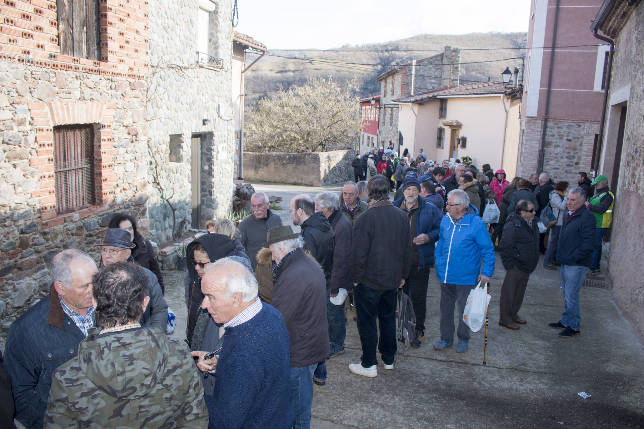 Ojacastro reparte 2.000 raciones de habas por San Antón