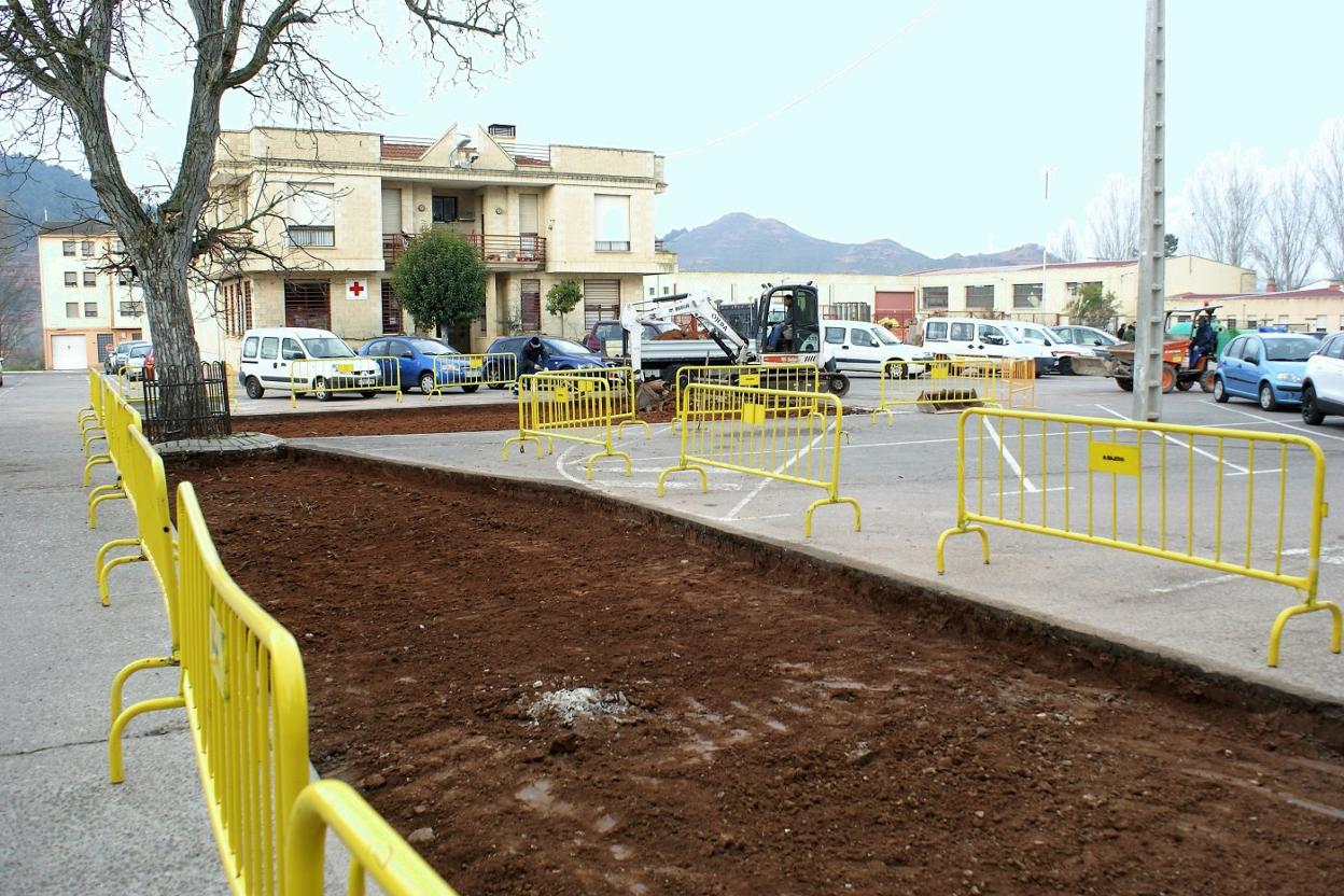 Arreglo del aparcamiento del cementerio de Nájera