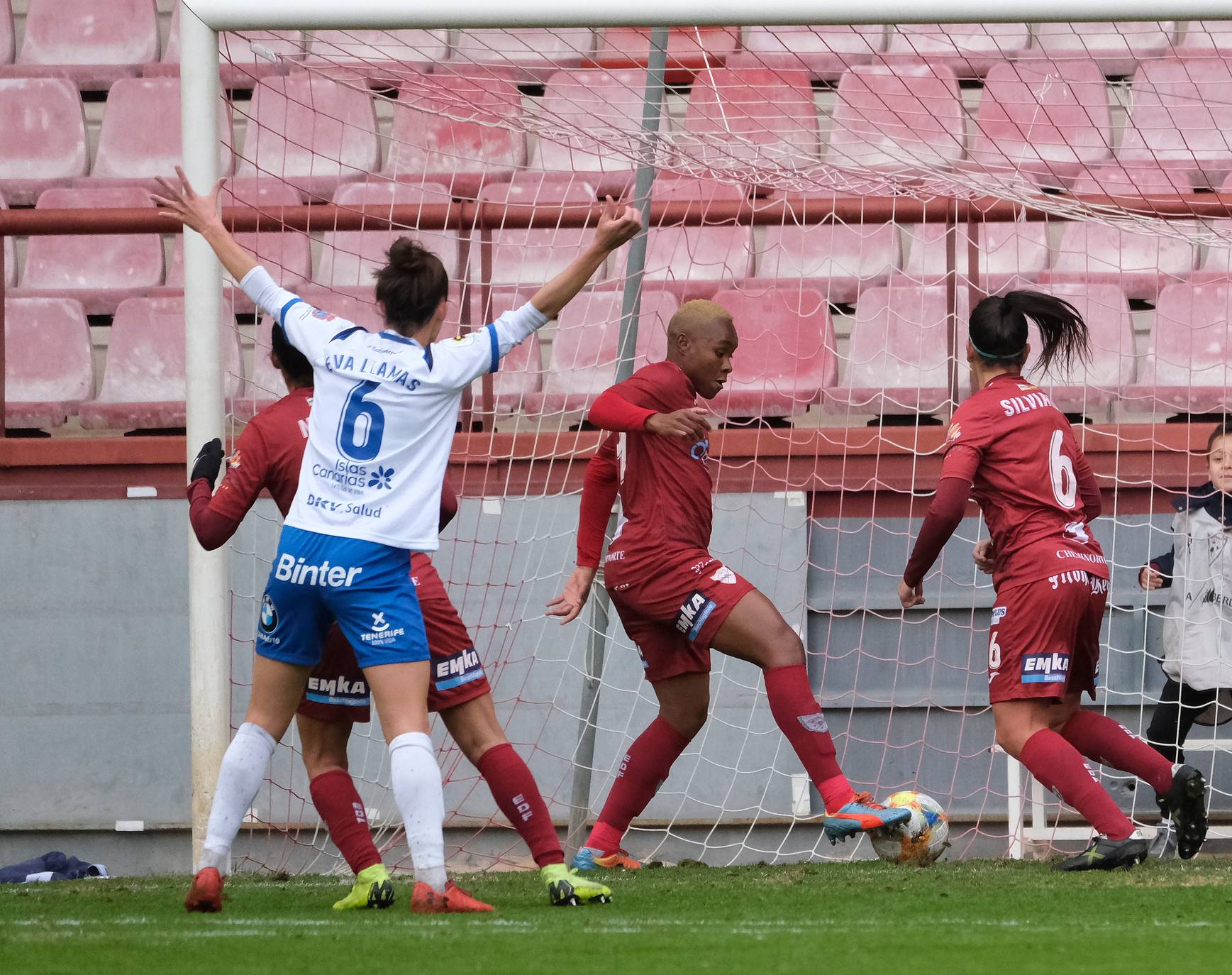 Riojanas y canarias han firmado tablas en Las Gaunas y la delantera zambiana se ha despedido de la afición riojana.