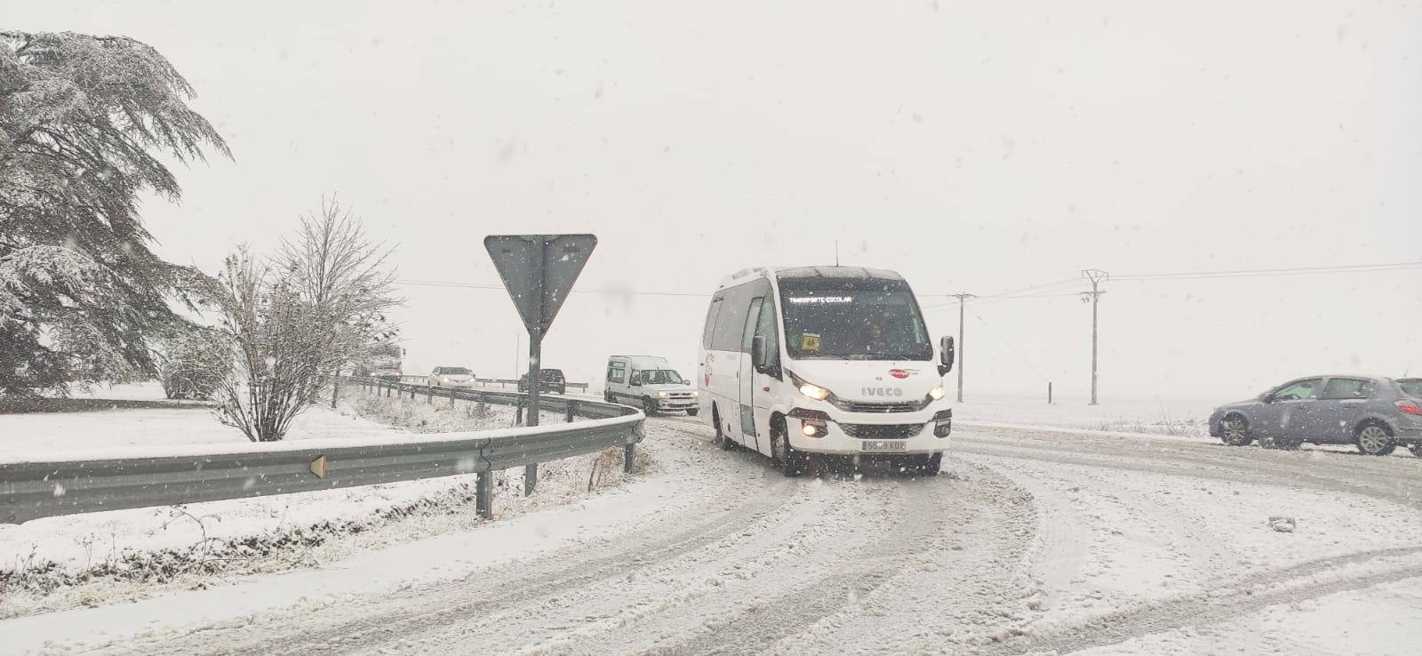 La nieve cubre Santo Domingo de La Calzada