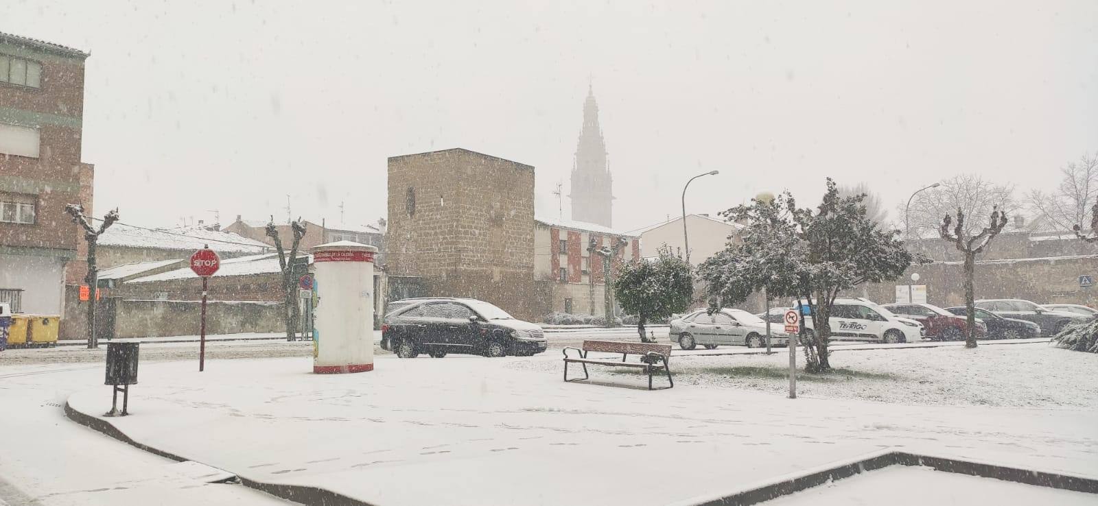 La nieve cubre Santo Domingo de La Calzada