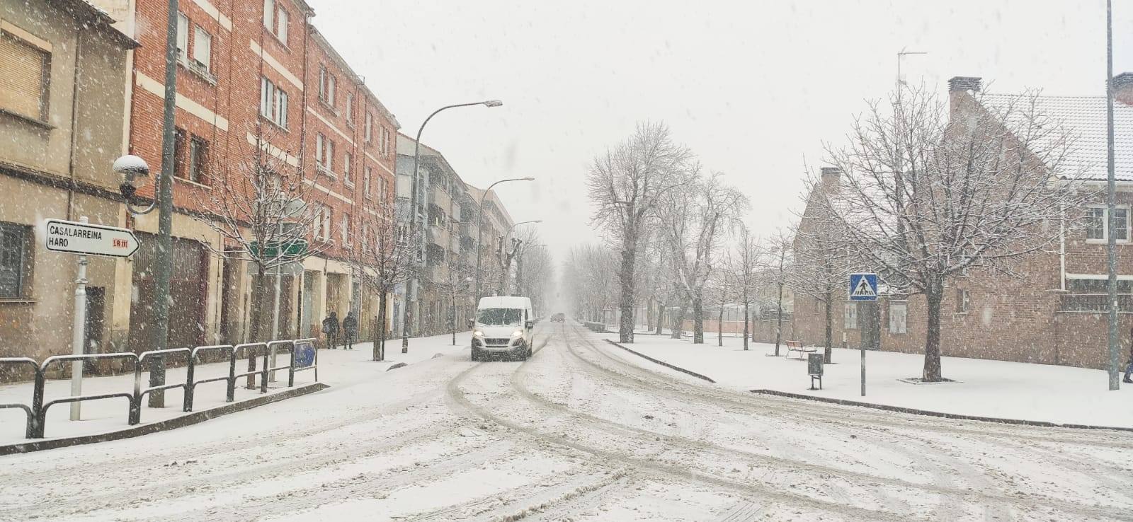 La nieve cubre Santo Domingo de La Calzada