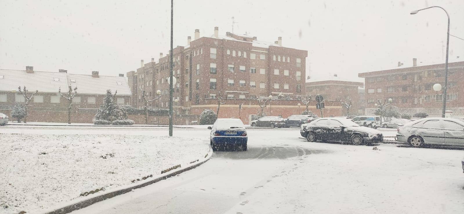 La nieve cubre Santo Domingo de La Calzada