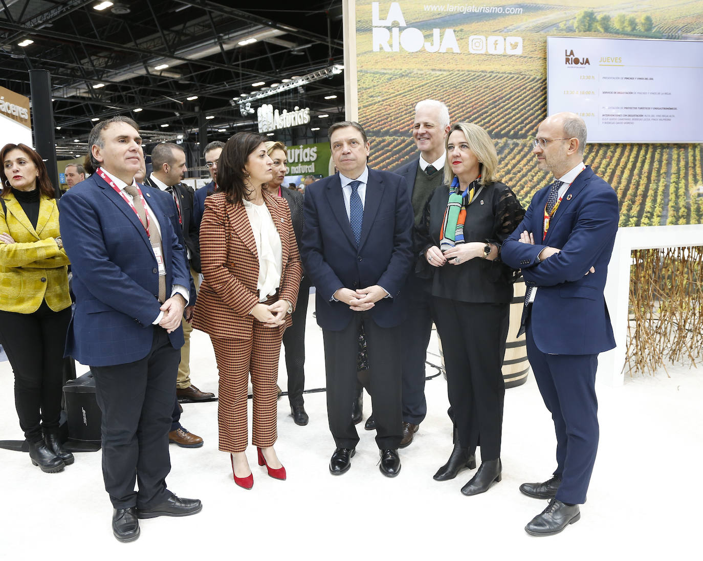 Galería de imágenes de la inauguración del estand de La Rioja, este jueves, con la visita del ministro de Agricultura Luis Planas y la presencia de la presidenta del Ejecutivo regional, Concha Andreu, y el alcalde de Logroño, Pablo Hermoso de Mendoza