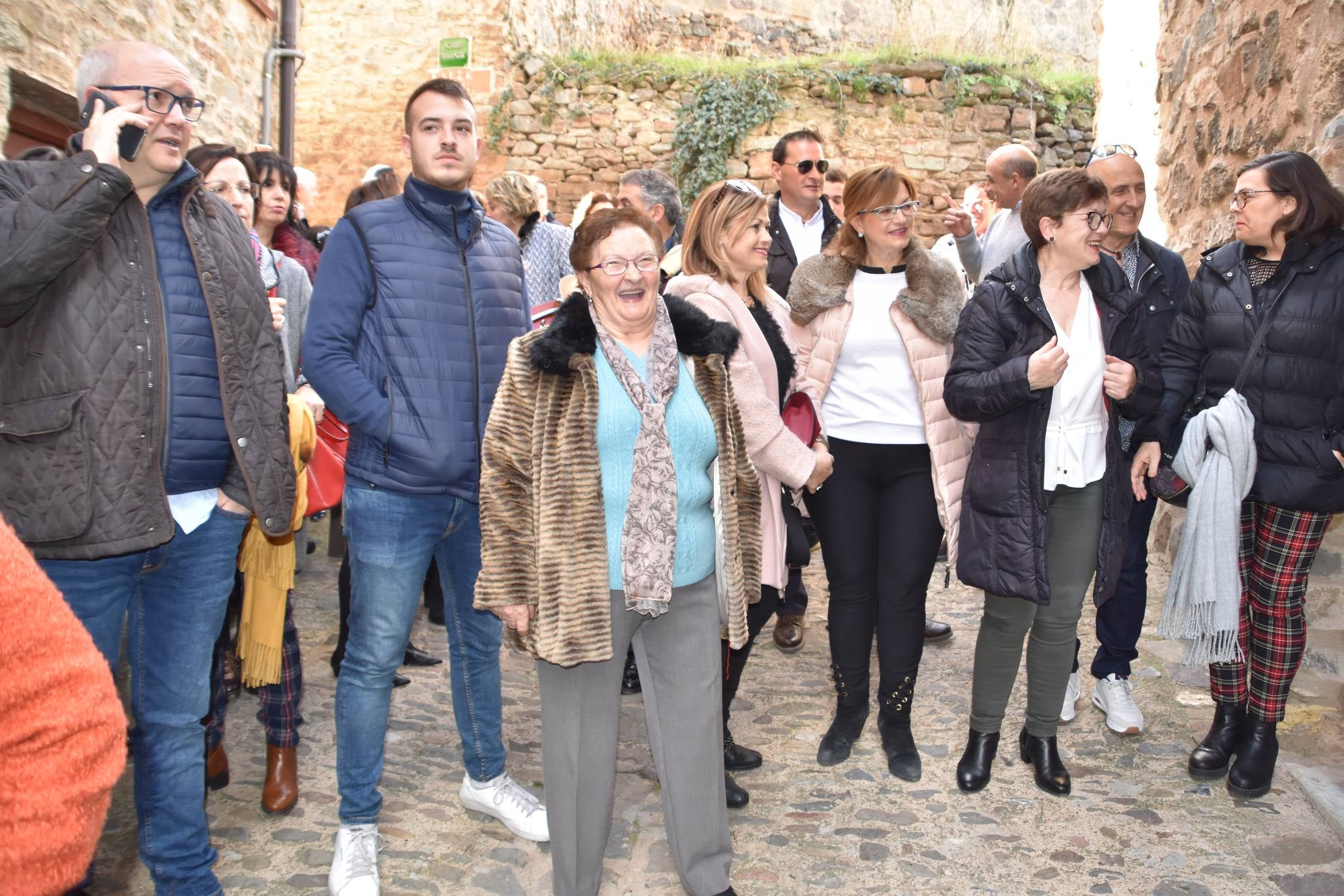 Fotos: Cornago celebra San Blas con procesión, misa, cordones rojos y roscos