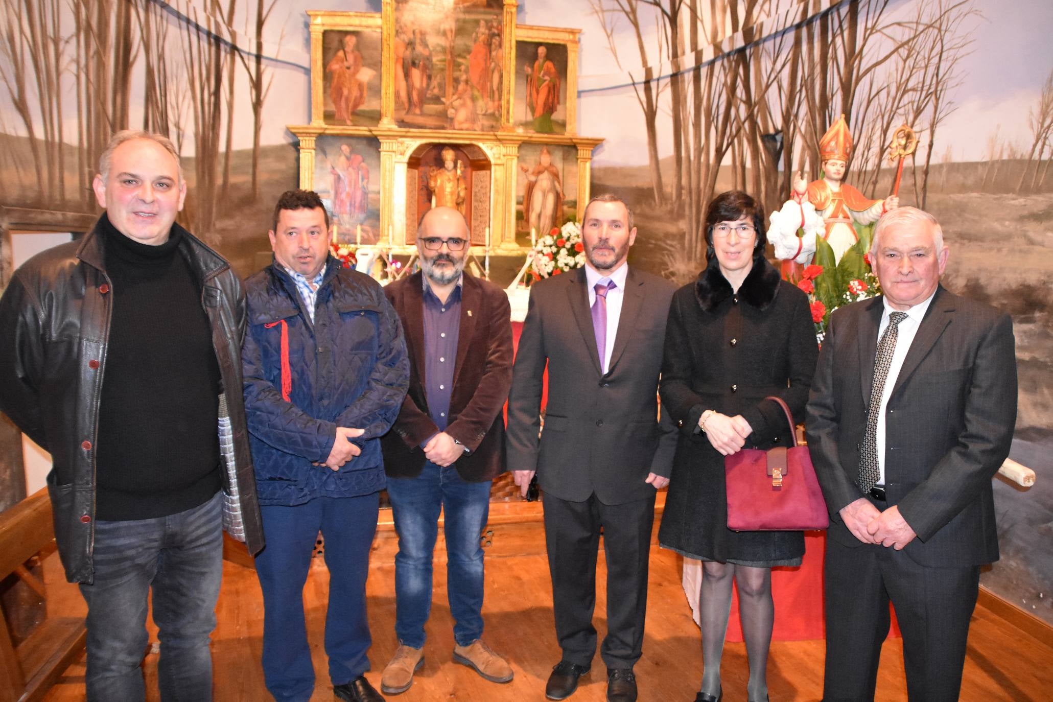 Fotos: Cornago celebra San Blas con procesión, misa, cordones rojos y roscos