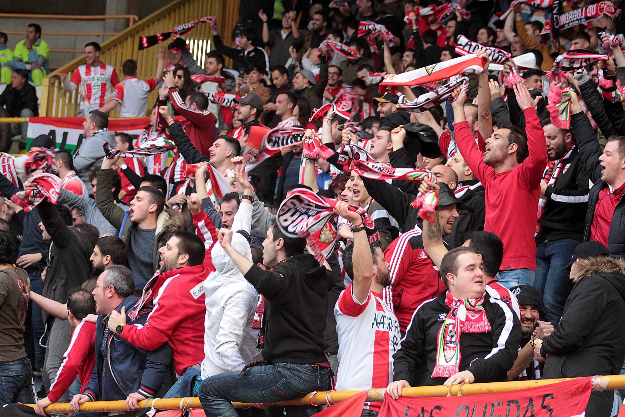 Los aficionados blanquirrojos han disfrutado en el Reino de León.