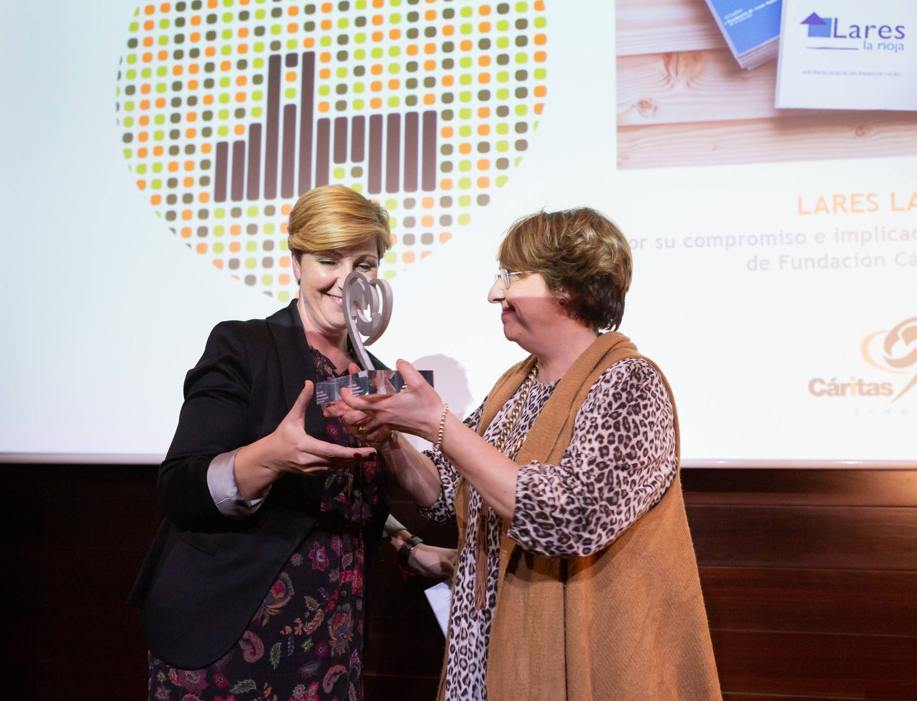 Fotos: La Fundación Cáritas Chavicar entrega sus IX Premios con Corazón a ESD, Lares La Rioja y la Cámara de Comercio