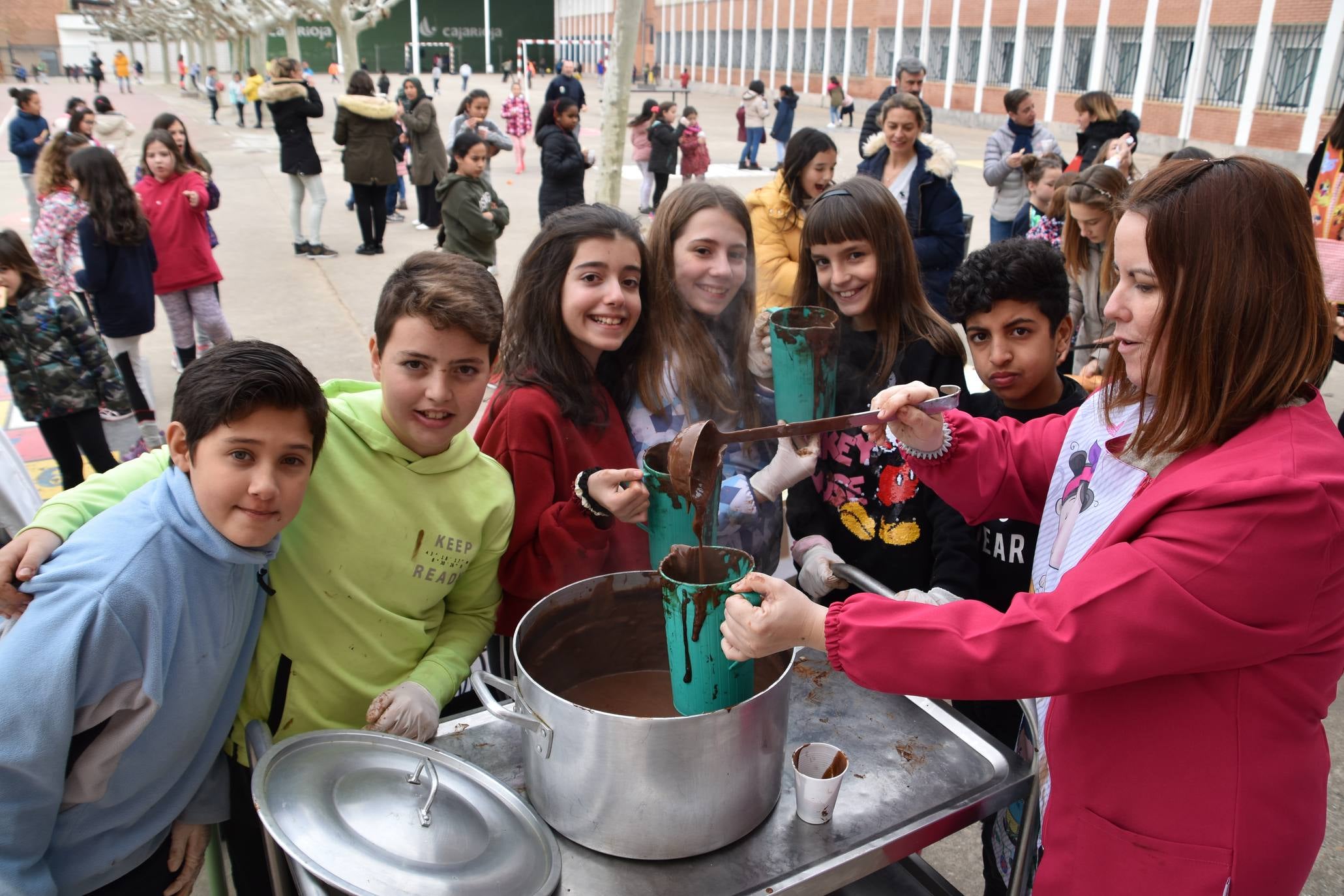 Fotos: II chocolatada solidaria del colegio de Rincón de Soto