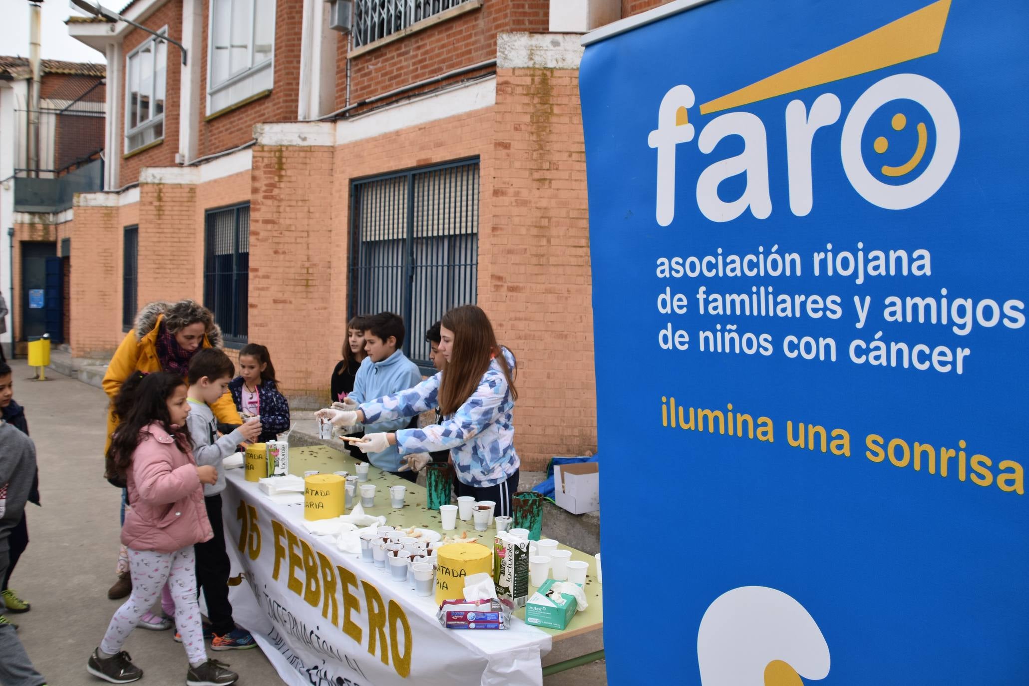 Fotos: II chocolatada solidaria del colegio de Rincón de Soto