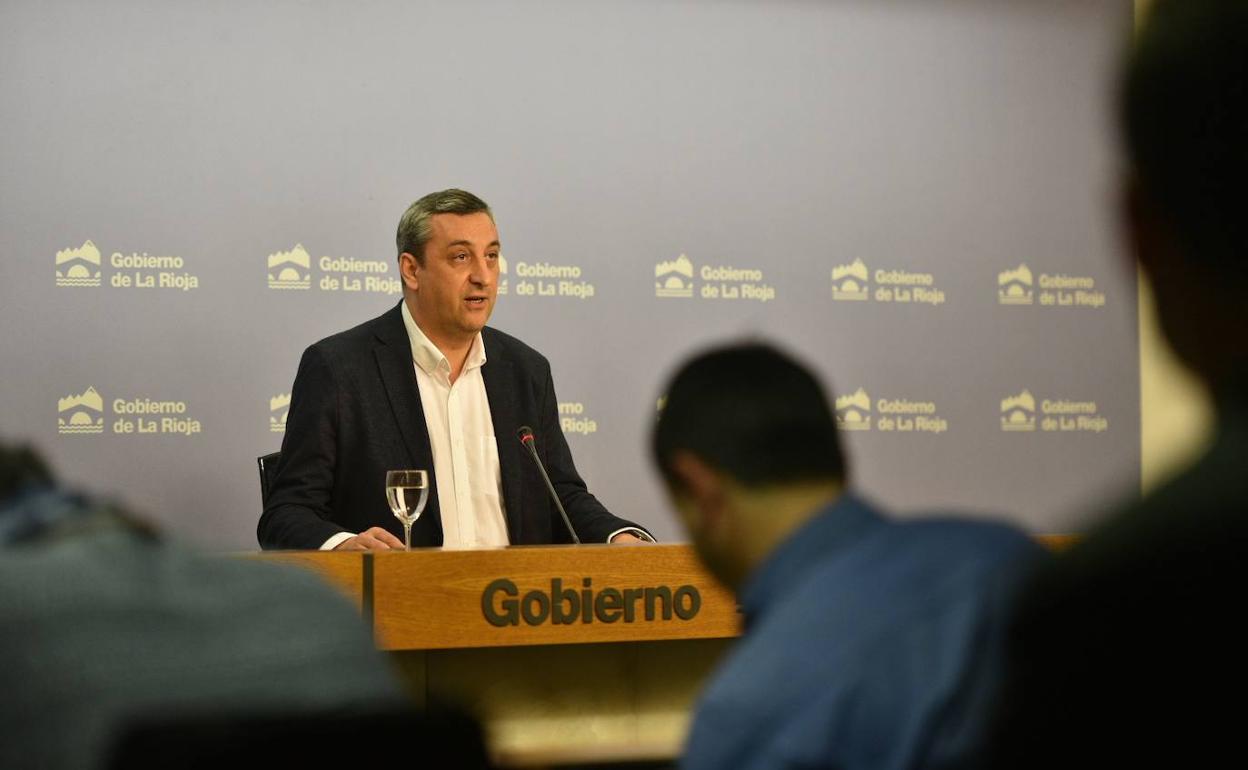 El Gobierno regional reorganizará la gestión de los centros riojanos en el exterior