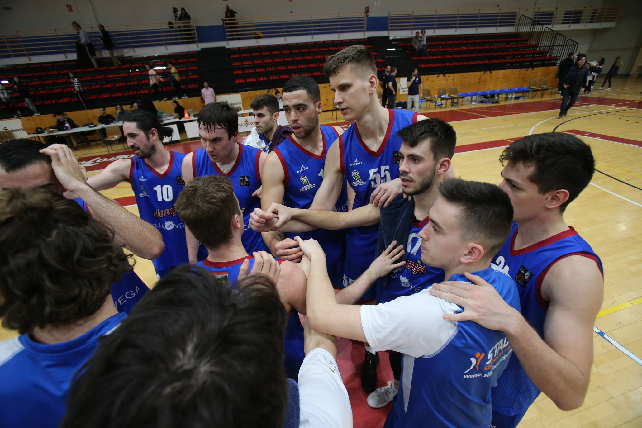 Fotos: El Rioja Vega pierde ante el Marbella y jugará por la permanencia