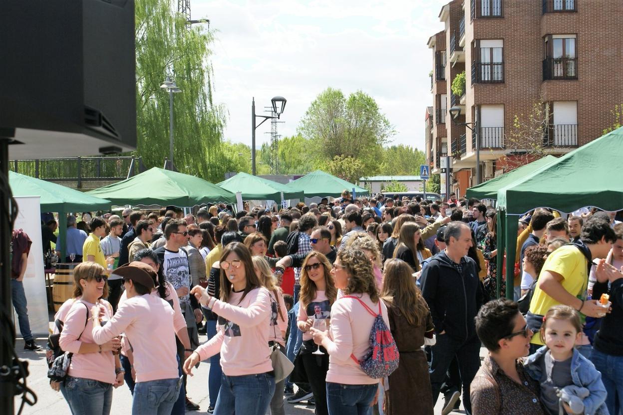 En cada edición se crea un gran ambiente, con muchos cientos de personas participando. 