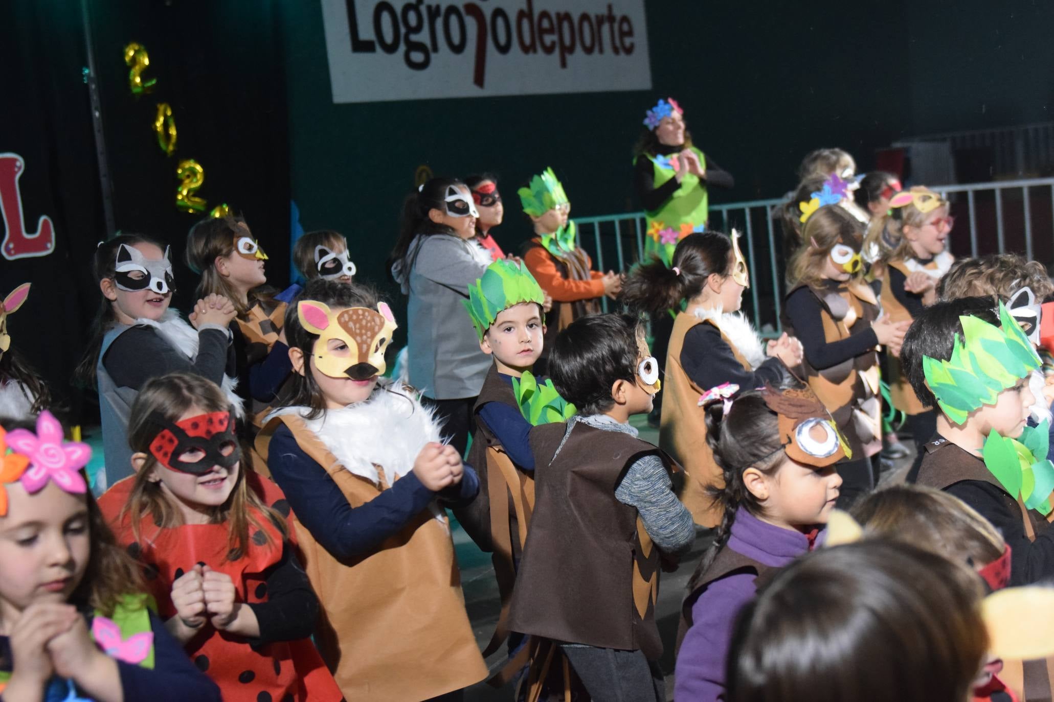 Celebración del Carnaval de las ludotecas municipales de Logroño en el Polideportivo de Las Gaunas.