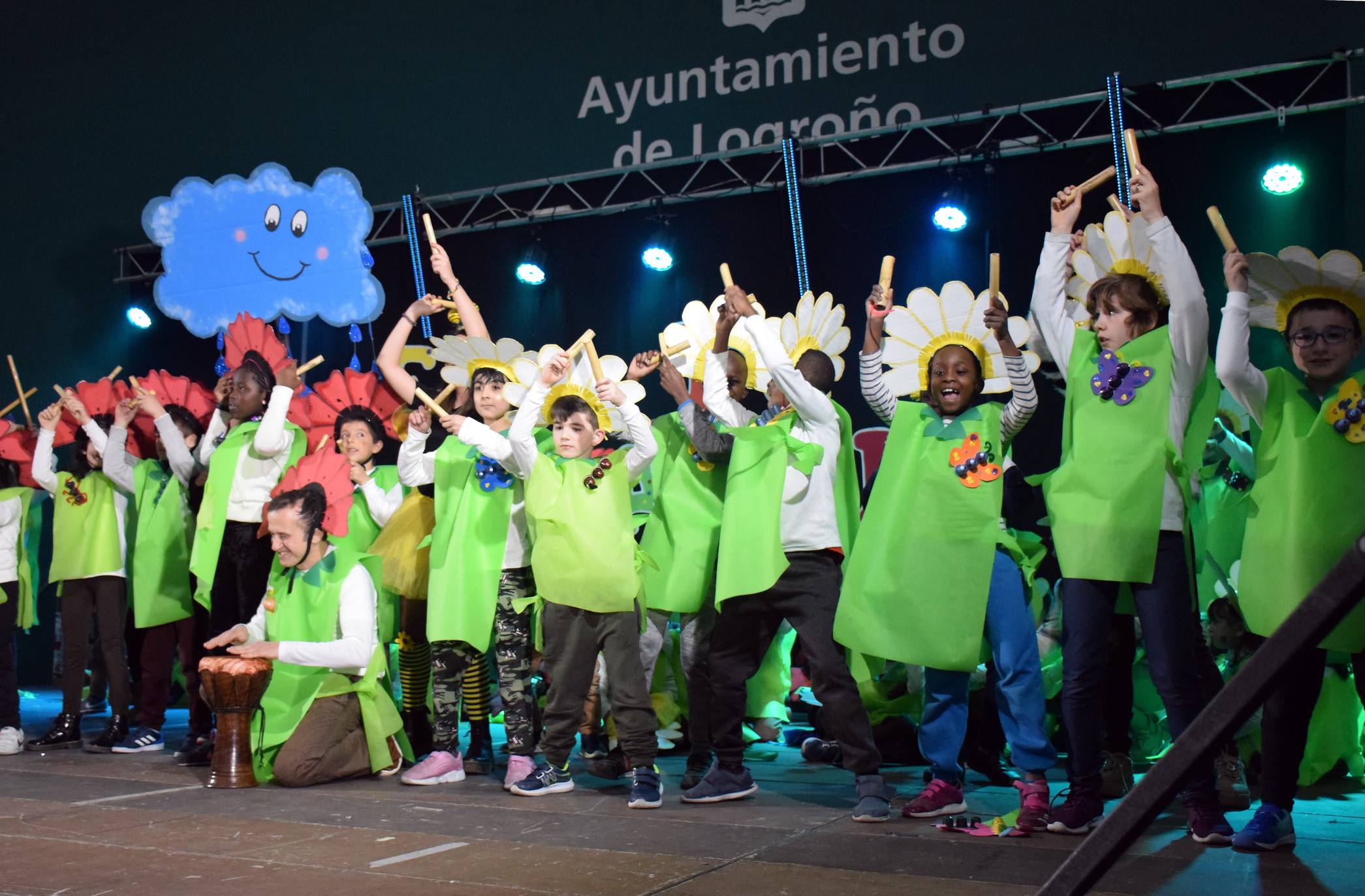 Celebración del Carnaval de las ludotecas municipales de Logroño en el Polideportivo de Las Gaunas.