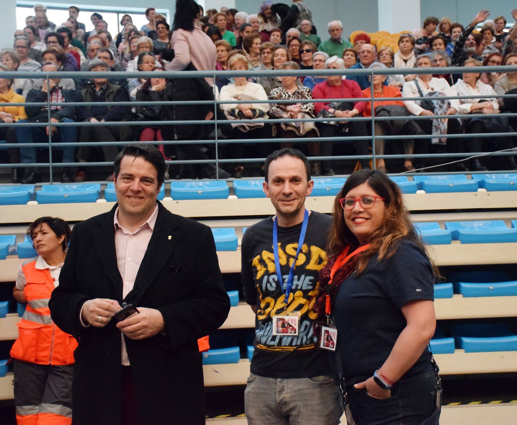 Los mayores festejan el Carnaval en el polideportivo de Las Gaunas