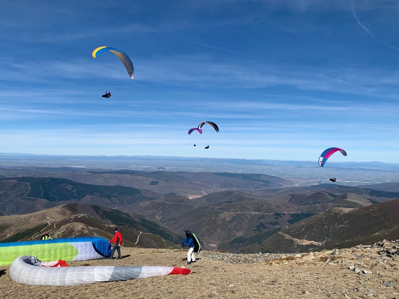 Fotos: Los parapentes sobrevuelan el San Lorenzo